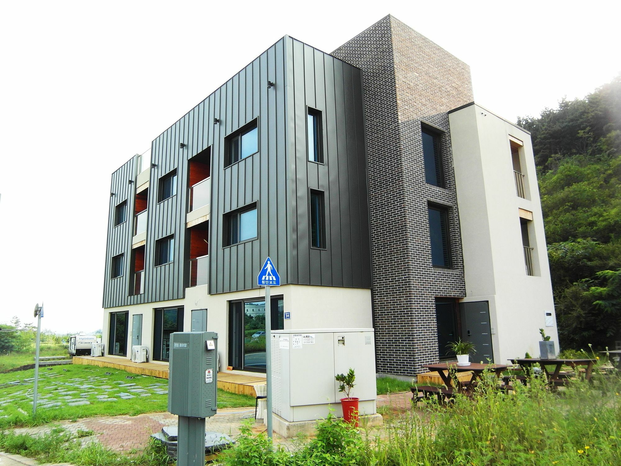 Leeon Guest House Inchon Exteriör bild